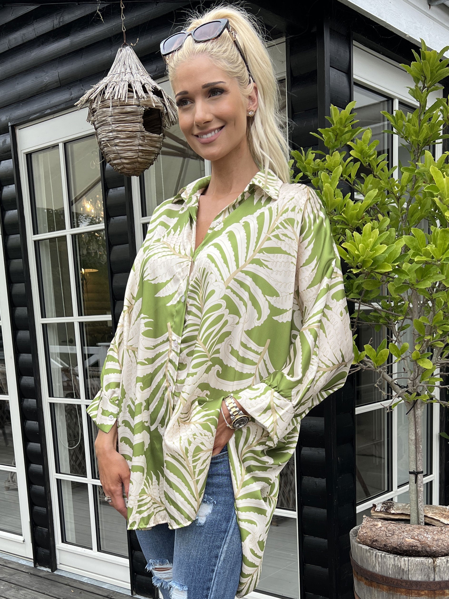 Wilma - Söt mönstrad skjortklänning i silkeslook - Green